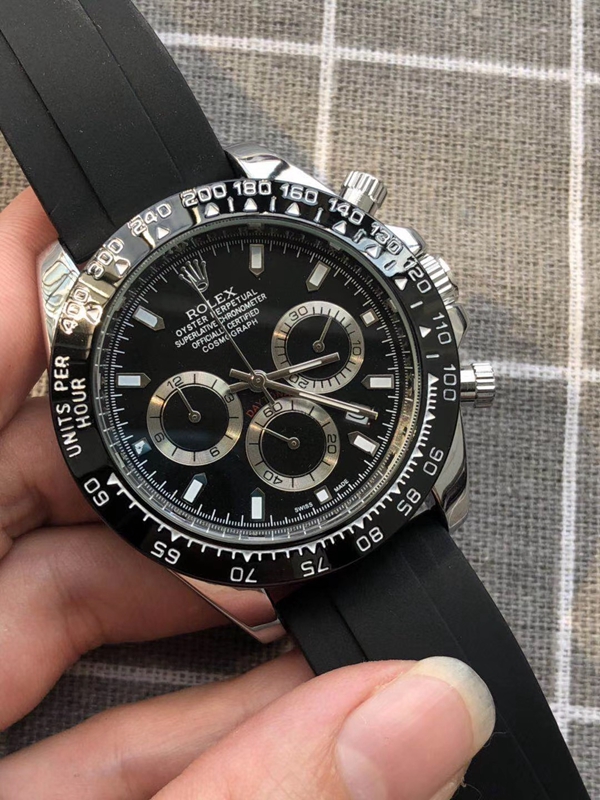 ブランド時計側面デザイン